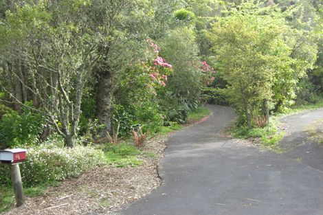 Photo of property in 462 Scenic Drive, Waiatarua, Auckland, 0612