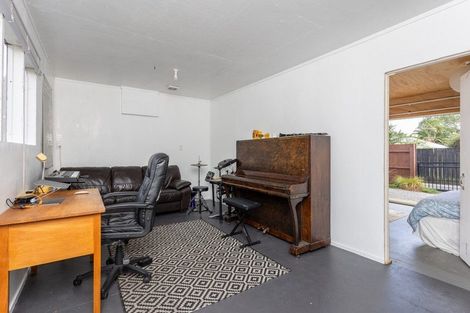 Photo of property in 1/92 Kervil Avenue, Te Atatu Peninsula, Auckland, 0610