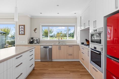 Photo of property in 111 Arataki Road, Havelock North, 4130