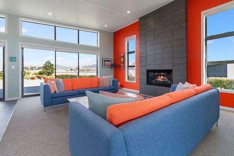 Photo of property in 12 Roseberry Place, Whitianga, 3510