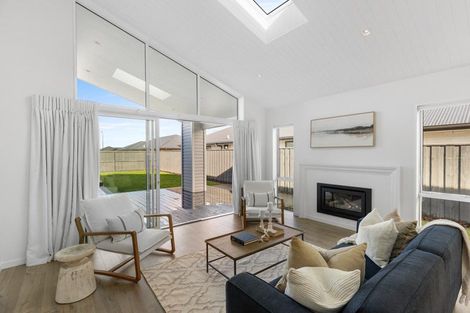 Photo of property in 4 Finstock Way, Rolleston, 7614