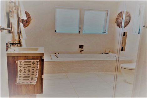 Photo of property in 27 Hona Street, Waikanae Beach, Waikanae, 5036