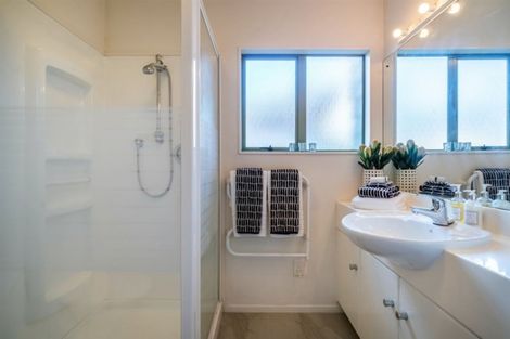 Photo of property in 2/1 Stratford Avenue, Milford, Auckland, 0620