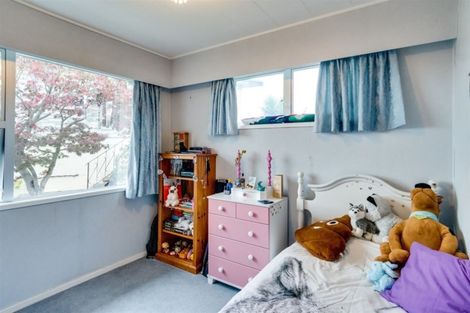 Photo of property in 2 Ashford Place, Havelock North, 4130