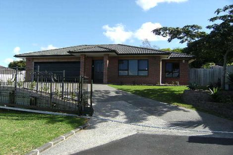 Photo of property in 12 Chardonnay Rise, Henderson, Auckland, 0612