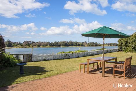 Photo of property in 16 Pohutukawa Drive, Athenree, Katikati, 3177