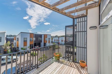 Photo of property in 25 Marine Parade, Hobsonville, Auckland, 0616