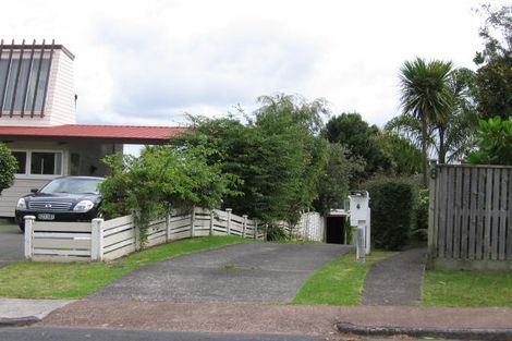 Photo of property in 1/6 Catalina Crescent, Forrest Hill, Auckland, 0620