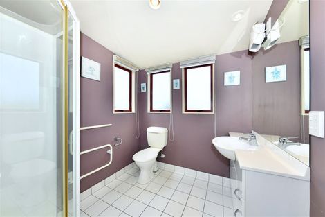 Photo of property in 5 Staveley Street, Avonhead, Christchurch, 8042