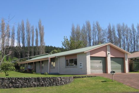 Photo of property in 5 Barraud Place, Pukehangi, Rotorua, 3015