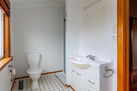 Photo of property in 1 Edward Street, Dannevirke, 4930