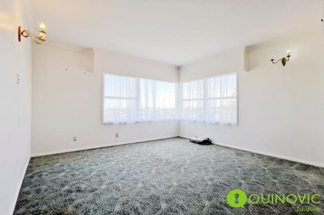 Photo of property in 520 Glenfield Road, Glenfield, Auckland, 0629