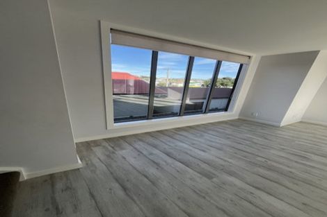 Photo of property in 2/121 Rongotai Road, Kilbirnie, Wellington, 6022