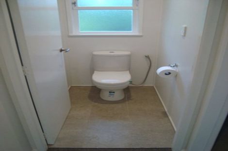 Photo of property in 4/8 Tawera Road, Greenlane, Auckland, 1051