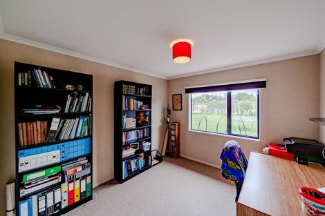 Photo of property in 28 Pourerere Road, Waipawa, 4271