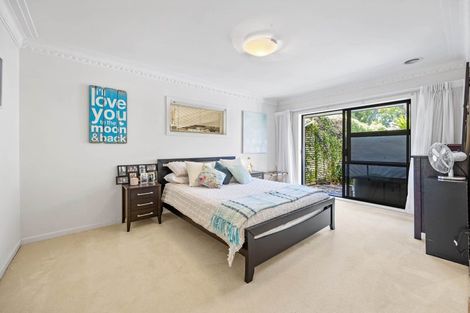 Photo of property in 4 Mellons Bay Road, Howick, Auckland, 2014