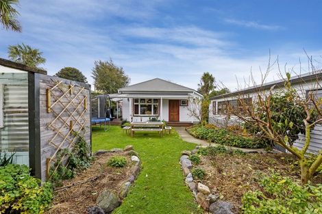 Photo of property in 28 Wyon Street, Linwood, Christchurch, 8062