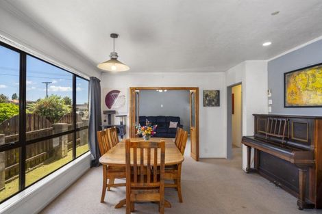 Photo of property in 15 Pemberton Crescent, Greerton, Tauranga, 3112