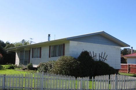 Photo of property in 8 Kowhai Grove, Featherston, 5710