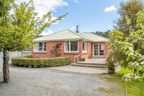 Photo of property in 130 Stokes Valley Road, Stokes Valley, Lower Hutt, 5019