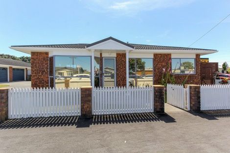 Photo of property in 4/49 Sackville Street, Fitzroy, New Plymouth, 4312