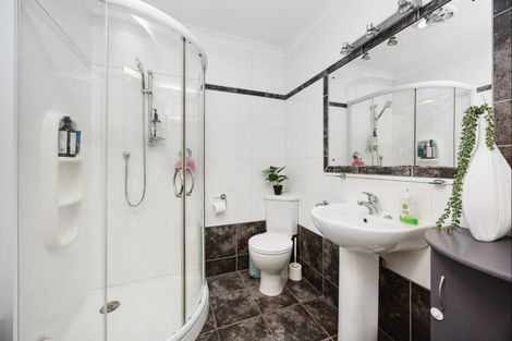 Photo of property in 33 Treetops Way, Bayview, Auckland, 0629