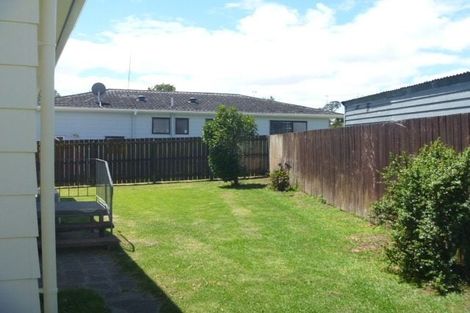 Photo of property in 1/8 Senecio Place, Weymouth, Auckland, 2103