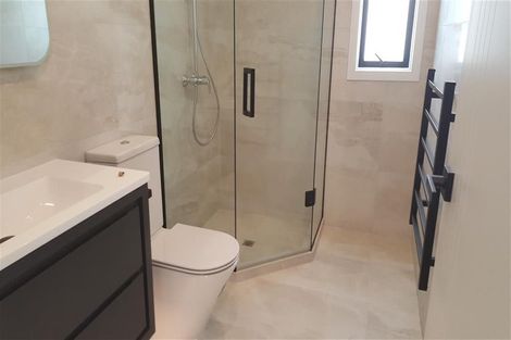 Photo of property in 8 Newport Place, Forrest Hill, Auckland, 0620