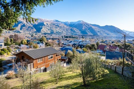Photo of property in 4 Tenby Street, Wanaka, 9305
