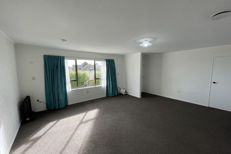 Photo of property in 2/39 Kinloch Place, Papakowhai, Porirua, 5024