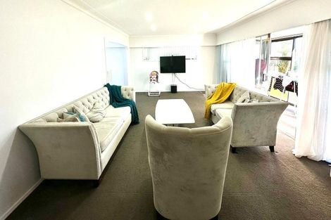 Photo of property in 2 Edmund Hillary Avenue, Papakura, 2110