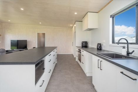 Photo of property in 5 Riria Way, Matarangi, 3592