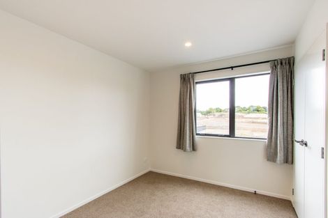 Photo of property in 7/4 Limestone Drive, Hobsonville, 0616
