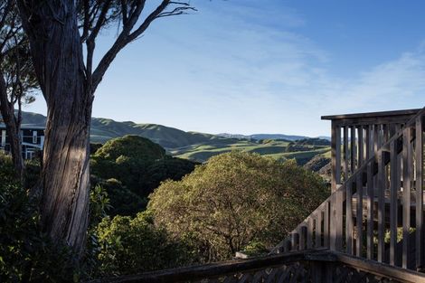 Photo of property in 64 Motuhara Road, Plimmerton, Porirua, 5026