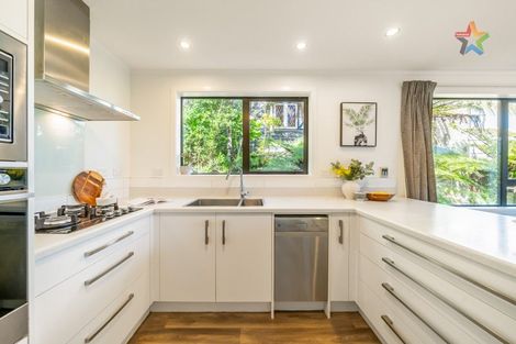 Photo of property in 30 Stanhope Grove, Korokoro, Lower Hutt, 5012