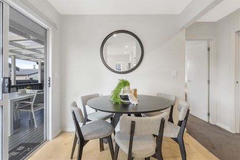 Photo of property in 3 Ussher Place, Pakuranga Heights, Auckland, 2010