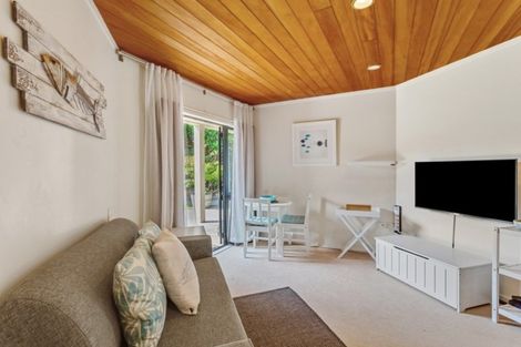 Photo of property in 3 Scorpio Place, Windsor Park, Auckland, 0632