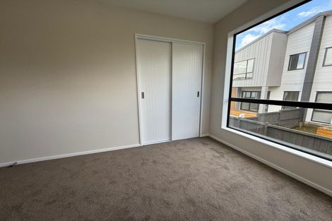 Photo of property in 16 Don Oliver Lane, Glen Eden, 0602