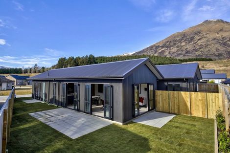 Photo of property in 16 Silver Street, Lower Shotover, Queenstown, 9304