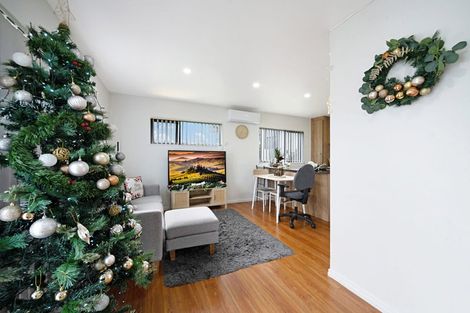 Photo of property in 4a Karepo Crescent, Ranui, Auckland, 0612