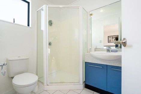 Photo of property in 2/701 Great North Road, Grey Lynn, Auckland, 1021