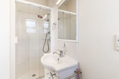 Photo of property in 1/137 Shakespeare Road, Milford, Auckland, 0620