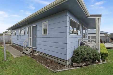 Photo of property in 2/62 Parkers Road, Tahunanui, Nelson, 7011