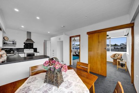 Photo of property in 9 Waimea Street, Westown, New Plymouth, 4310