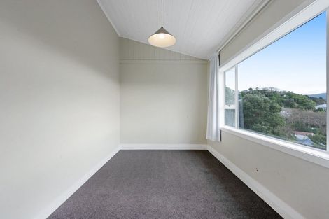 Photo of property in 15 Sutherland Crescent, Melrose, Wellington, 6023