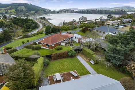 Photo of property in 2 Downes Road, Roseneath, Port Chalmers, 9023