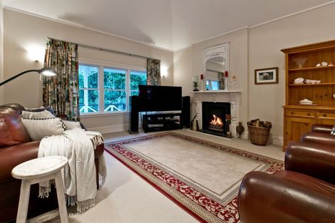 Photo of property in 9 Birchwood Grove, Greenhithe, Auckland, 0632