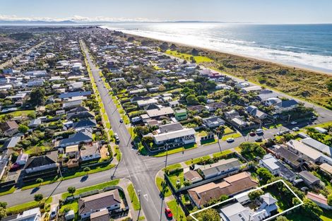 Photo of property in 207 Pine Avenue, South New Brighton, Christchurch, 8062