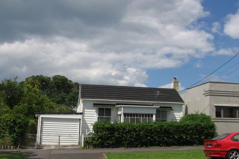 Photo of property in 20 Kiwi Road, Stanley Point, Auckland, 0624