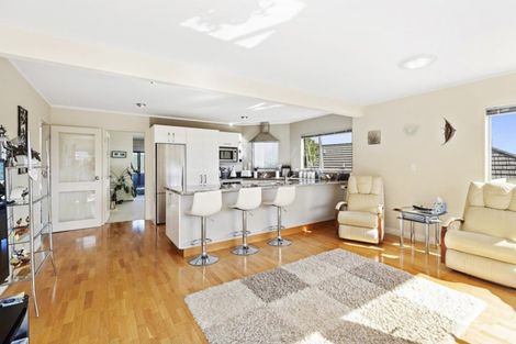 Photo of property in 8 Dornoch Place, Papakowhai, Porirua, 5024